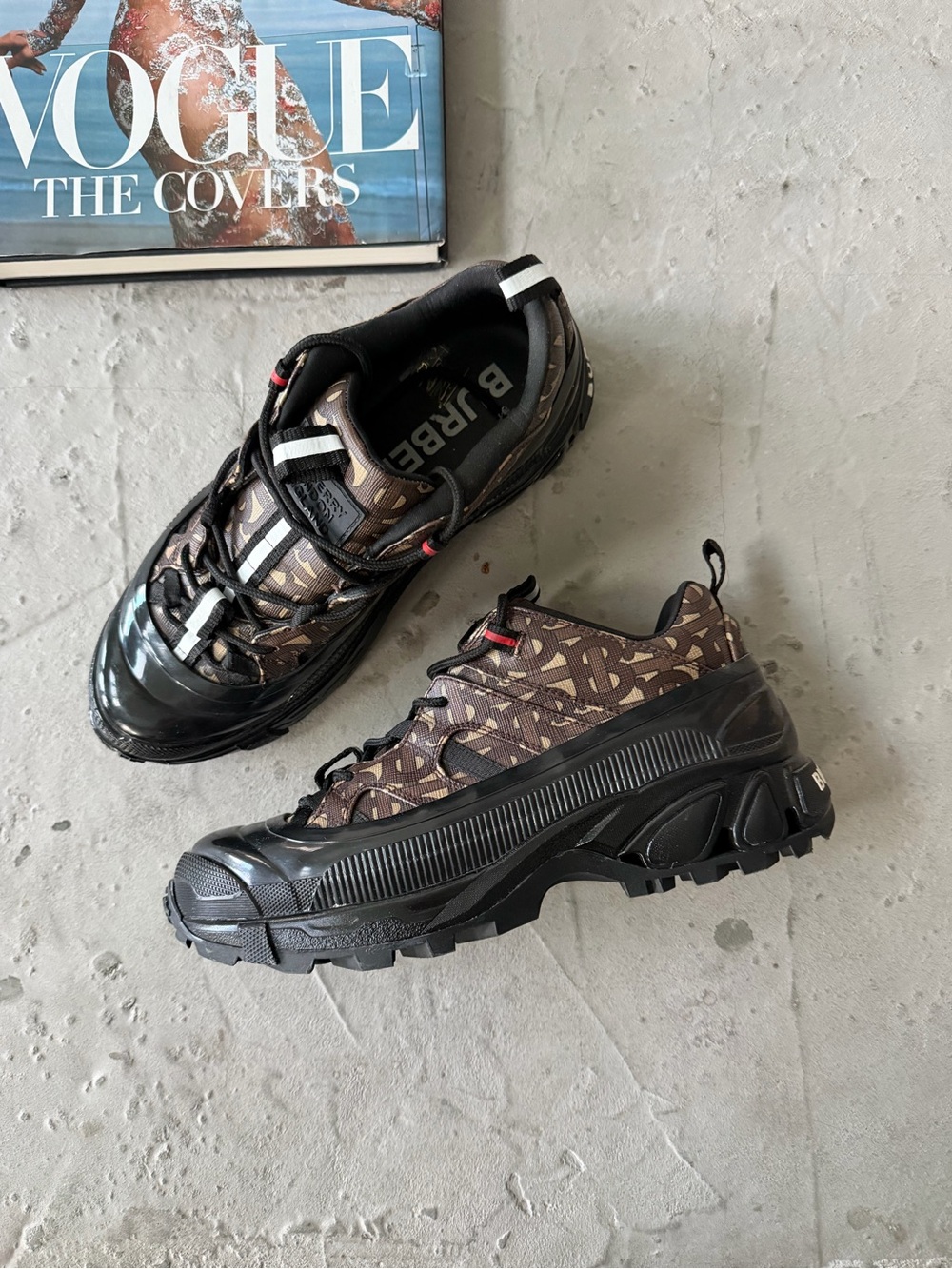 Burberry  mens Brown & Black Monogram Chunky Low-Top Sneakers size 40.5 or 7.5